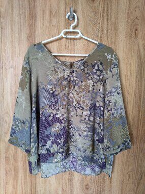 Reitmans Short Sleeve Blouse - Size 22